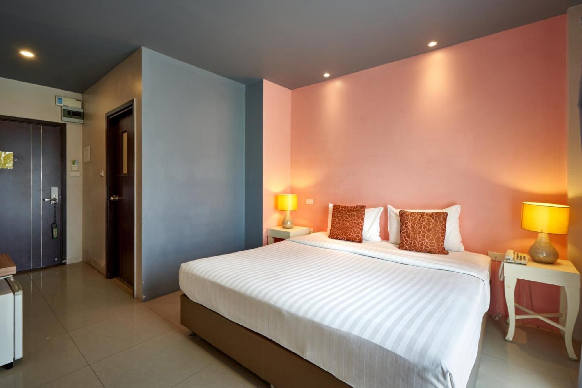 H Hotel Phrasing Chiang Mai Luaran gambar
