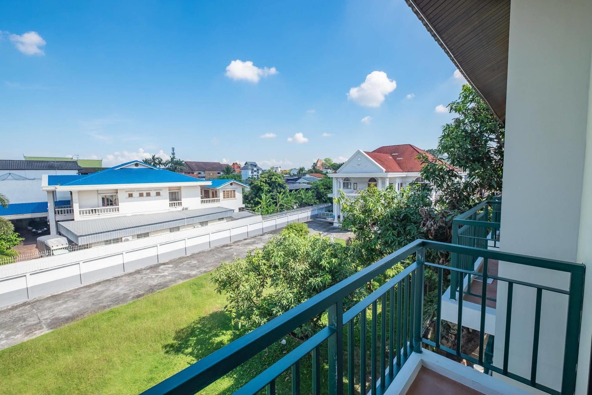 H Hotel Phrasing Chiang Mai Luaran gambar